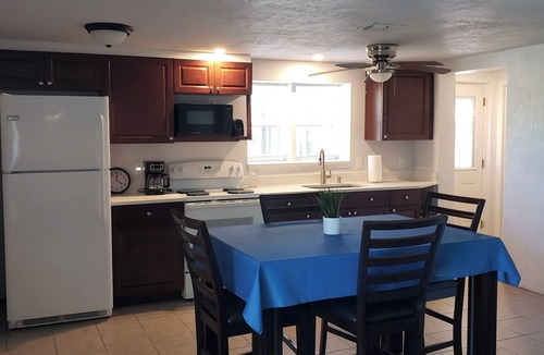 Allandale House | Minutes to beach and speedway. 2BD, 1-1/2Bath with room for trailer parking