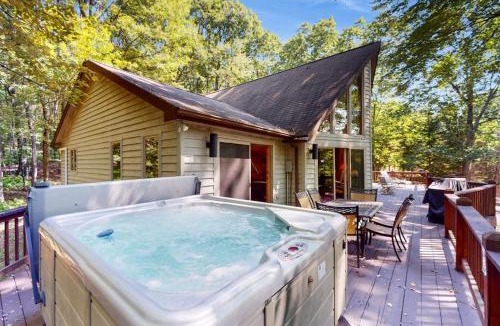 McHenry Ski Chalet | Mirabella Eclano