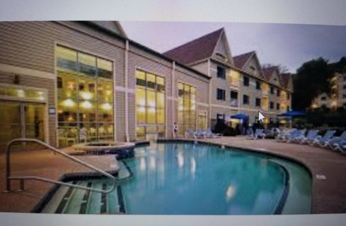 Hancock Condo | MLK weekend available! Ski in/out - Jiminy Peak Wyndham Bentley Brook