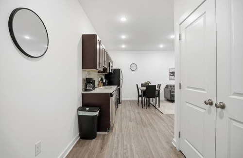 Fairmount Apartment | Modern 1BR/1BA unit at Fairmount Square
