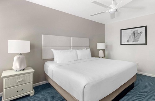 Sea Scape Hotel | Modern 1BR Suite: Kitchen & Lake Access near Sea Scape Golf Links