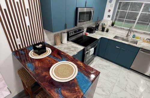 Crystal River House | Modern 2-bed 2- bath waterfront home near Manatee Haven with kayaks