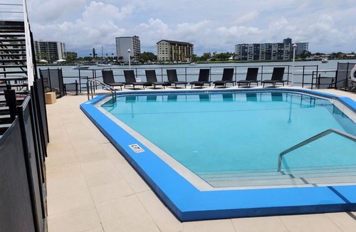 Bay Esplanade Condo | Modern 2 bedroom/2 bath Apartment 5 Minute Walk to Beach Great Views