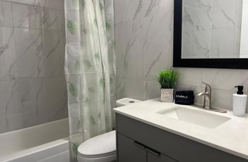 Kitchener Apartment | Modern 2 bedroom, 2 king beds, close to Hwy
