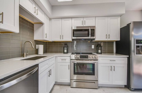 Isla del Sol House | Modern 3-Bedroom Townhouse in Isla Del Sol
