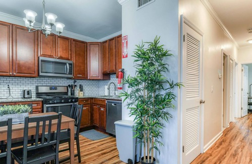 Jersey City Apartment | Modern 3BR/2BA Apartment Minutes to NYC