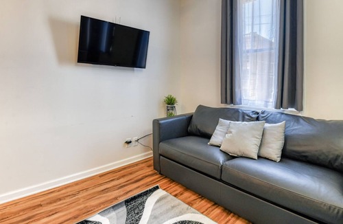 Jersey City Apartment | Modern 3BR/2BA Apartment Minutes to NYC