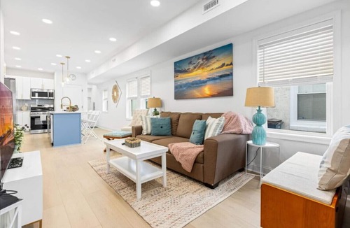 Ventnor City House | Modern 3BR w/Backyard, Grill & Outdoor Shower