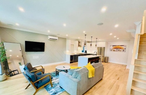 The Heights Condo | Modern 4BR 2.5BA Duplex For NYC