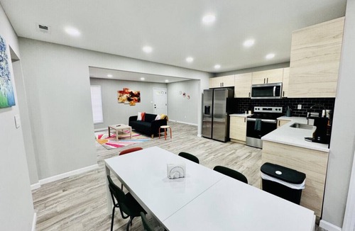 Stokes House | Modern 4BR Boho Home | Minutes to Belews Lake