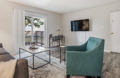 St. Petersburg Apartment | Modern Apartment in Prime Location (ID3735X8)