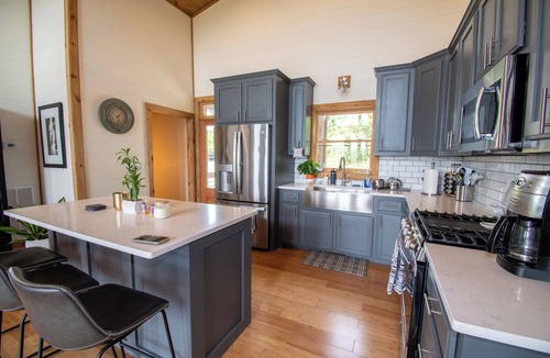 Mineral Bluff House | Modern Cabin, spectacular Views, Hot tub in Mineral Bluff, minutes to Blue Ridge