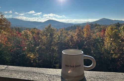 Mineral Bluff House | Modern Cabin, spectacular Views, Hot tub in Mineral Bluff, minutes to Blue Ridge