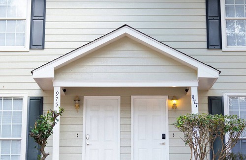 Mobile Apartment | Modern Chic 2BR | Downtown Living & Pet-Friendly