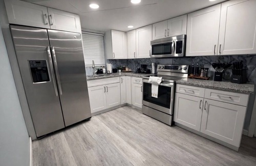 Holiday Lake Estates Hotel | Modern & Cozy 2/2 Fully Updated Great Location