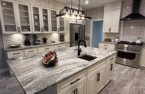Lutz House | Modern Farmhouse on 2 acres w/Barn! Convenient to everything Tampa has to offer!