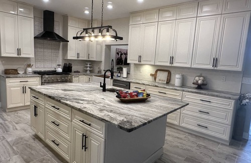 Lutz House | Modern Farmhouse on 2 acres w/Barn! Convenient to everything Tampa has to offer!