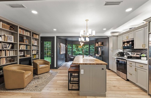 Gainesville House | Modern Farmhouse Retreat Near UF