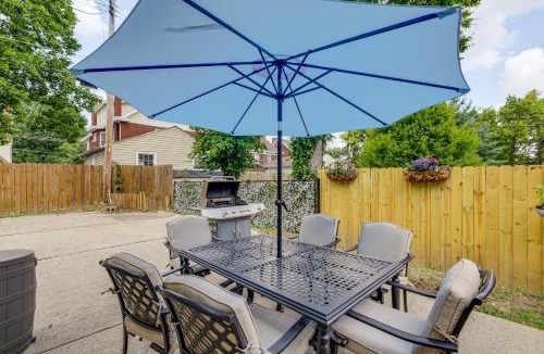 Roselawn Finance House | Modern Group Getaway w/Private Yard in Cincinnati