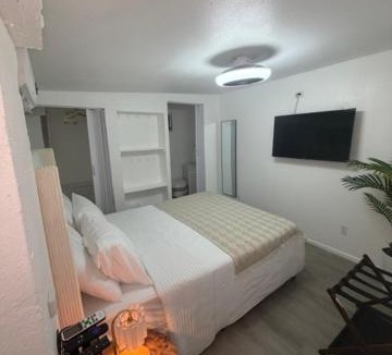 Clair-Mel City Apartment | Modern Guest Suite Private Entrance Free Parking