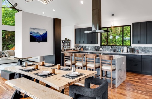 Hendersonville House | Modern Luxury Chalet Mountain Views Hot Tub Fire Pit Pets