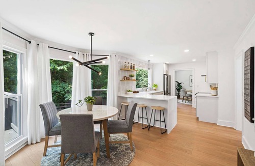 Tucker House | Modern Luxury Spacious Atlanta Retreat