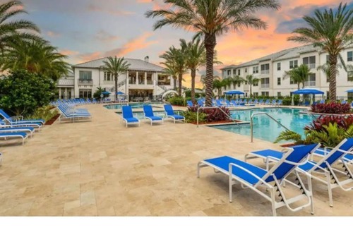 Southside Apartment | Modern Oasis, 70in SmartTV, KING Bed near Beaches