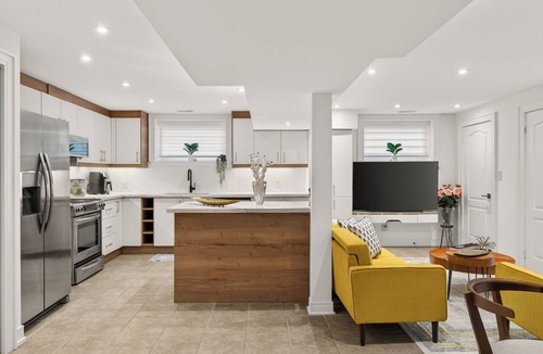 Richmond Hill House | Modern Private 2BR & 2 BA Suite - Full Package