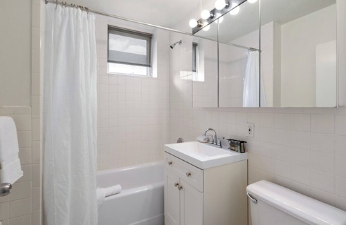 Central Park South Apartment | Modern Studio on the Elegant Upper East Side