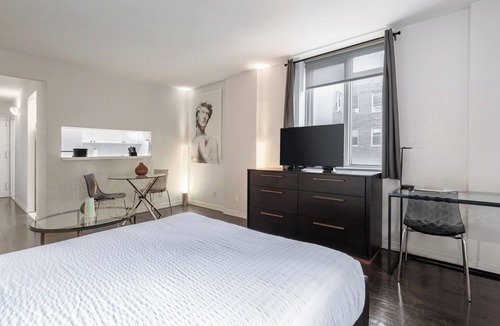 Central Park South Apartment | Modern Studio on the Elegant Upper East Side