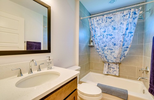 Okahumpka House | Modern The Villages Home w/ Screened Porch!