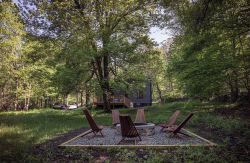Plattekill House | Modern Upstate Gem Surrounded by Trees with Hot Tub - 2.5 BD, 2 BH
