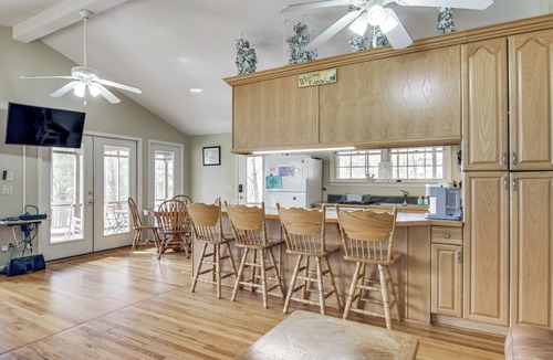 Bowling Green Cabin | ‘Mom’s Cabin’ on Lake Wylie w/Private Dock!