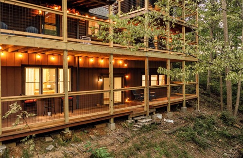 Shepherdsville House | Moonlight Ridge Cabin Retreat in Shepherdsville