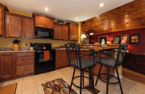 Deep Gap Cabin | Mountain Dazzzze - HOT TUB - Pets Ok - Hike - Fish - Sleeps 8