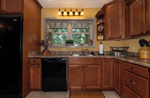 Deep Gap Cabin | Mountain Dazzzze - HOT TUB - Pets Ok - Hike - Fish - Sleeps 8