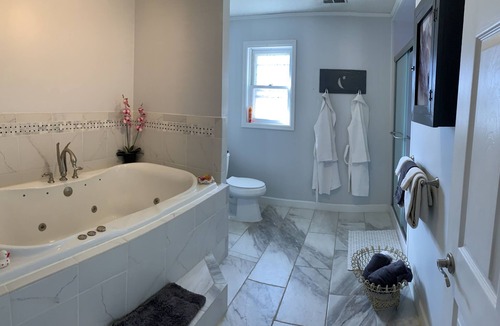 Roan Mountain House | Mountain Harbour B&B and Hiker Hostel