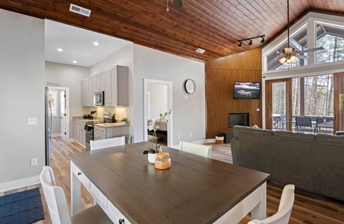 Sylva Condo | Mountain Hideaway, Grill, and Sunset Views!