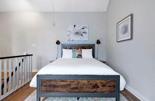 Craigleith Apartment | Mountainside Escape Ski-In-Out Pool Shuttle