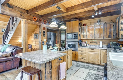 Franklin Cottage | Mtn Views, Yard, & Fire Pit: Multi-level Cabin