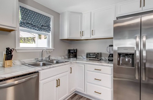 Tybee Island Condo | Multi-Unit Home, Steps to the Beach, Pool Access