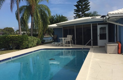 Anona House | Music On The Sea ~waterfront Home~private Pool~ Minutes to Beach