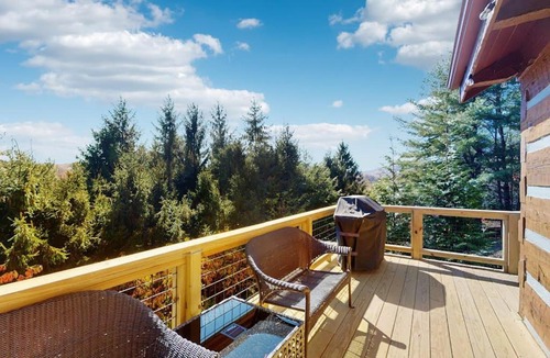 Foscoe House | Napping Bear Cabin