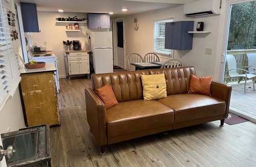 Inglis House | Nature Coast Inn and Cottages