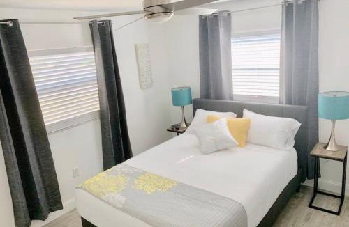 South Bradenton House | Near Beaches & IMG Academy, Mins to Downtown