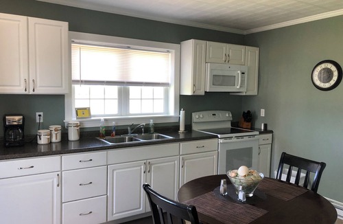 Saxis Cottage | Near Chincoteague & Assateague Island Charming 2-bedroom cottage