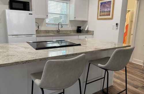 Snell Isle Apartment | Near CoffeePot Bayou in St. Pete. 35% off monthly stays 15% weekly!