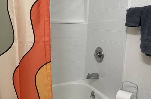 Snell Isle Apartment | Near CoffeePot Bayou in St. Pete. 35% off monthly stays 15% weekly!