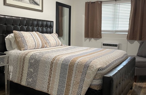 Snell Isle Apartment | Near CoffeePot Bayou in St. Pete. 35% off monthly stays 15% weekly!