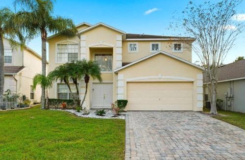 Cumbrian Lakes House | Near Disney Pool Hot Tub Stunning Water View